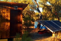 Self-sufficient power supply with solar panels (offgrid)